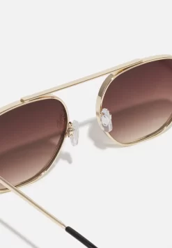 Pier OneWITH CHAIN SET UNISEX - Solglasögon - Brown -Pier One 17dec482534c48438c04a585cec7ab57 scaled