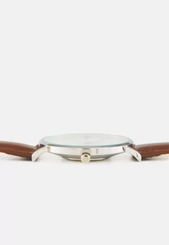 Pier OneUNISEX - Klocka - Brown -Pier One 2c8e30769a5348508c6538f4541645ad scaled