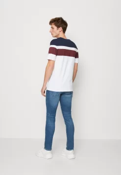 Pier OneT-shirt Med Print - White -Pier One 5b14b64c9c9a4349a442b3e78c88f075 scaled