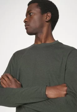 Pier OnePyjamas - Black/khaki -Pier One 7401274fca6e4139b164e44a2907ce60 scaled