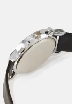 Pier OneSET - Klocka - Black -Pier One 8b85f94e4c5a43a89680fa66df3bc7c7 scaled