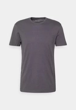 Pier One7 PACK - T-shirt - Bas - Black/green/bordeaux -Pier One 94e2ef9c2bb646028638e27f41280819 scaled