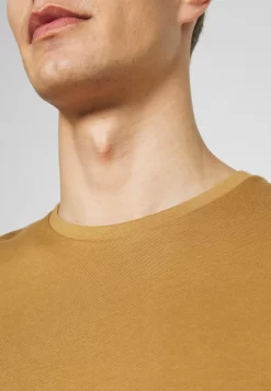 Pier OneT-shirt - Bas - Brown/white/black 17 Pier OneT-shirt - Bas - Brown/white/black -Pier One e6d788f84bb349b1a0ea875ccf85985b scaled