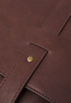 Pier OneAxelremsväska - Dark Brown -Pier One ec2b819ef22944108a418f7909cfa2b6 scaled